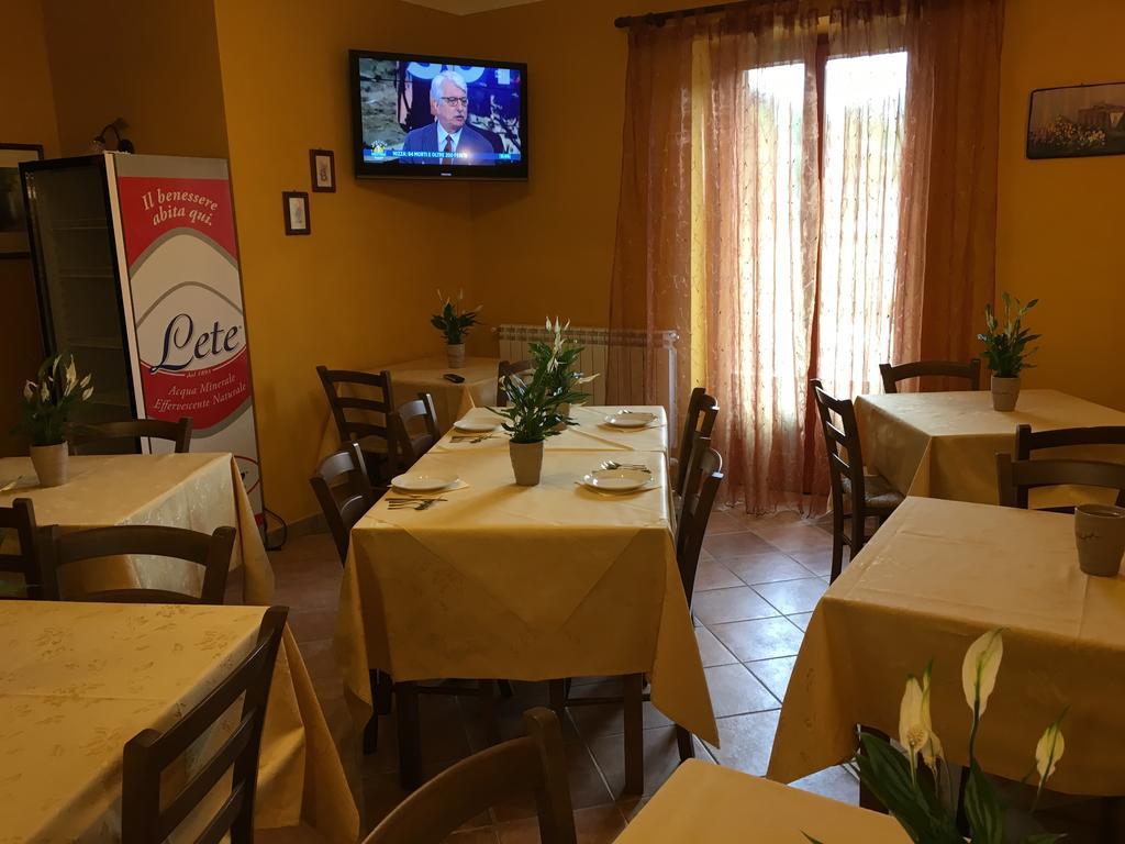 Il Bucaneve Hotell Barrea Exteriör bild